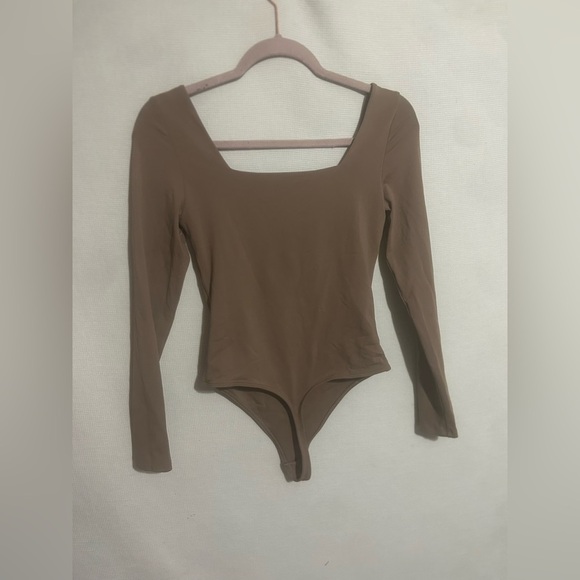 Aritzia babaton contour square neck bodysuit - Picture 7 of 7